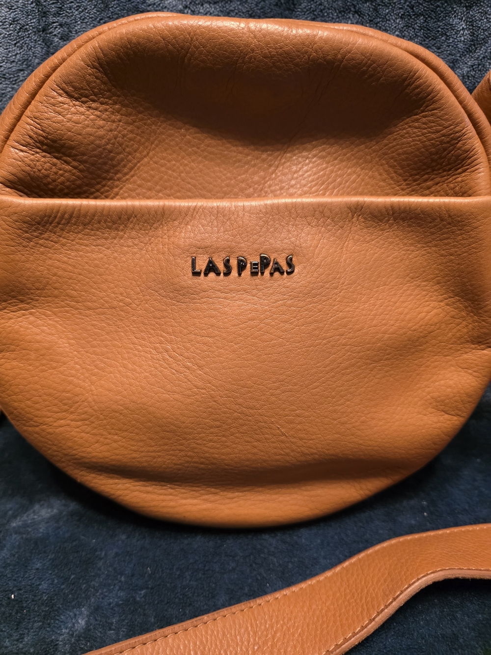 Las Pepas Women's Round Crossbody Bag in Tan